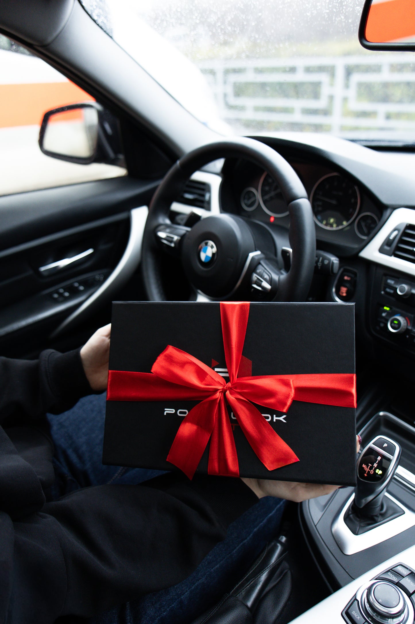 Подарунок в Авто™ | Преміальний подарунковий набір з аксесуарами